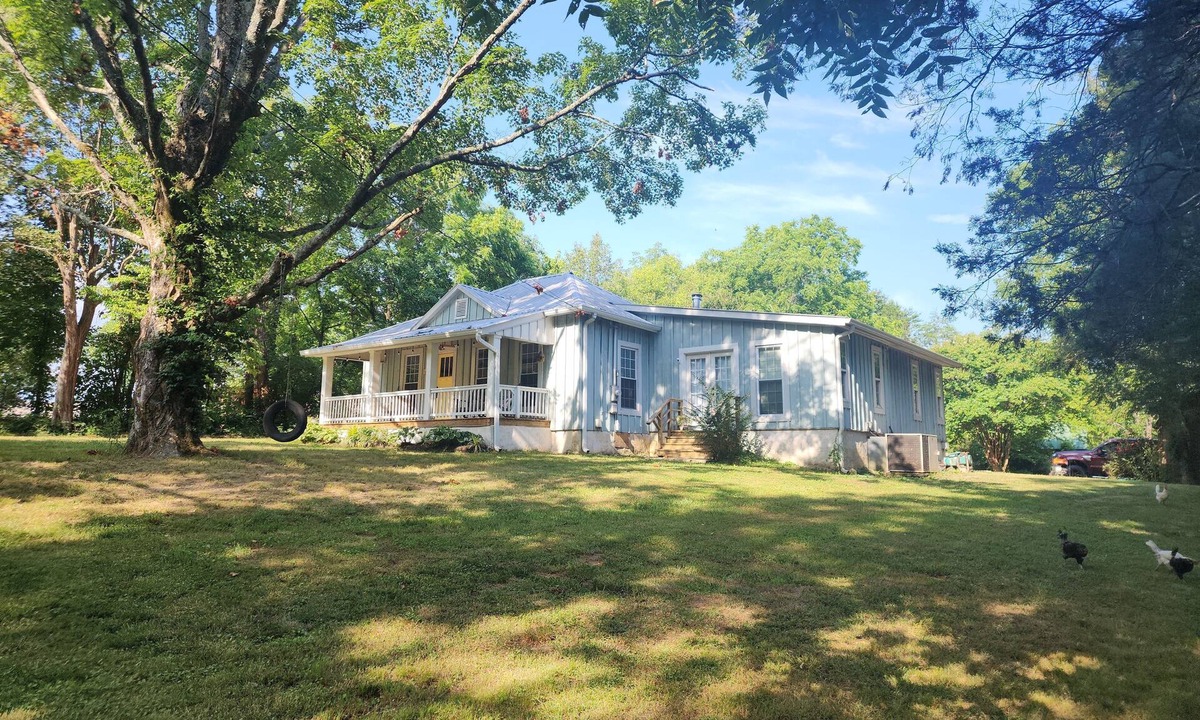 Flintstone Other | Charming 3-bedroom farmhouse private 15 minutes to downtown Chattanooga