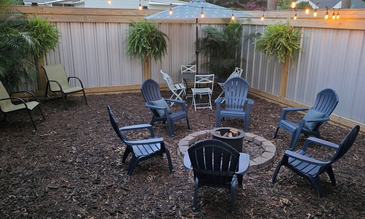 Bainbridge House | Charming 3-bedroom house in beautiful Bainbridge with AC, Wi-Fi