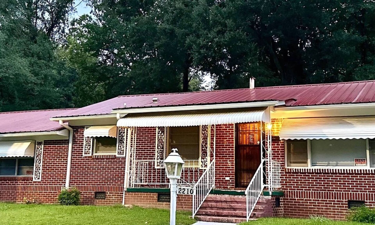 Tuskegee House | Charming 3-bedroom, spacious home conveniently located near Tuskegee University