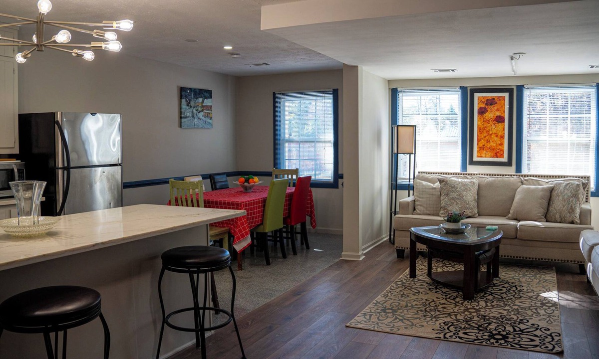 Lawrenceville Apartment | Charming 3 Bedrooms with Spacious Living and Convenient Location to Shopping & Interstate