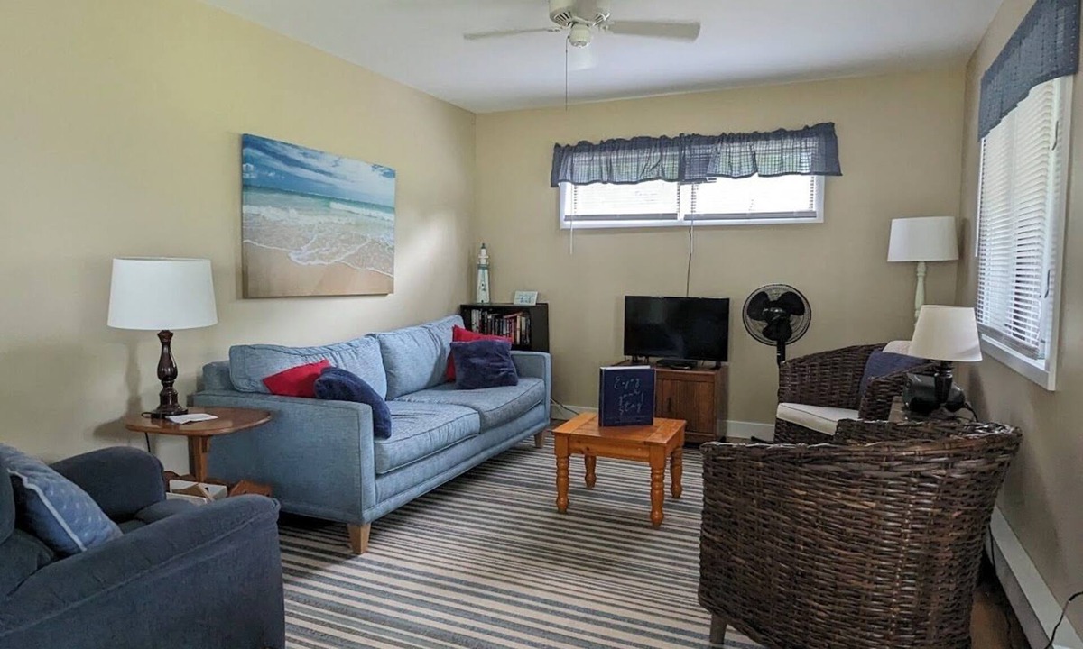 Northport House | Charming cottage with shared beachfront on Grand Traverse Bay near Northport.