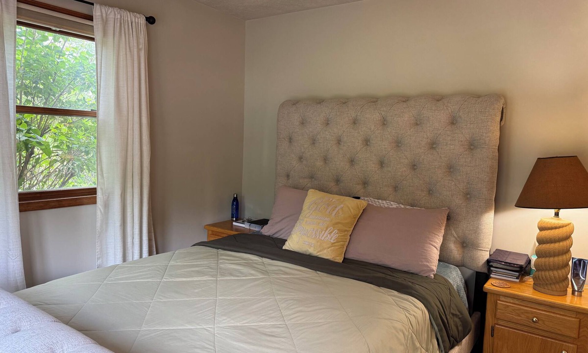 Eaton County House | Charming Home Away from Home, Olivet MI