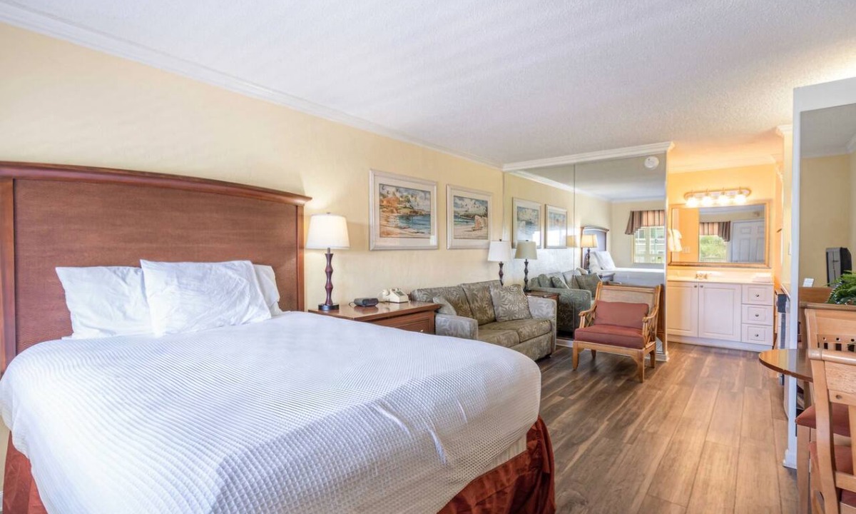 Destin Resort | Charming sresort with WiFi, fitness room in lovely Destin