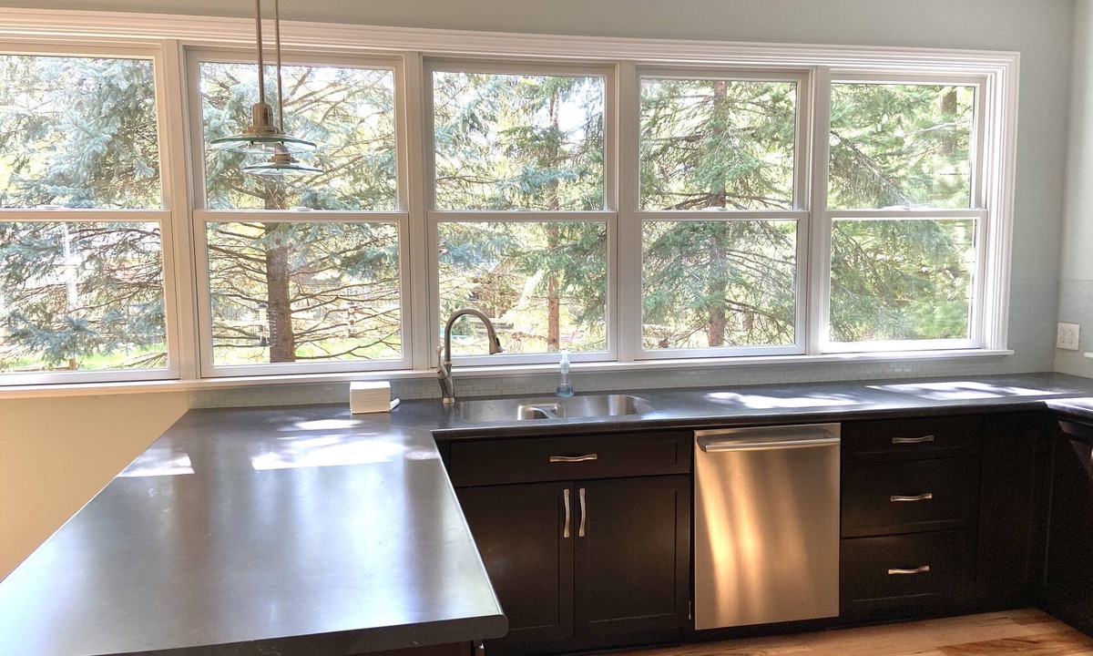 West Lafayette House | Cheerful Spacious 4 bd Home Walks to Purdue, Sports, and Golf, & Game Arcade!