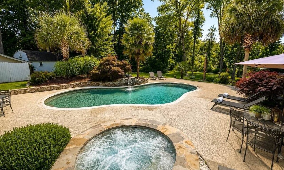 Griffin Villa | Chef's Château Suite A | King Bed, Pool + Hot Tub