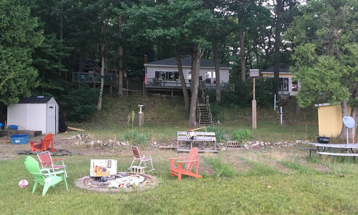 Free Soil House | Cottage on Gun Lake near Ludington and Manistee