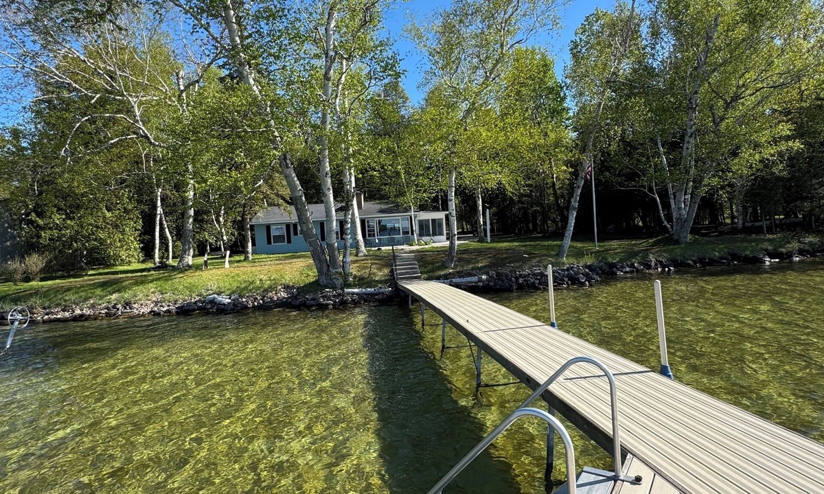 Lake Leelanau Cottage | Cottage on N. Lake Leelanau, private, 175 feet of lakefront, near Leland & Dunes