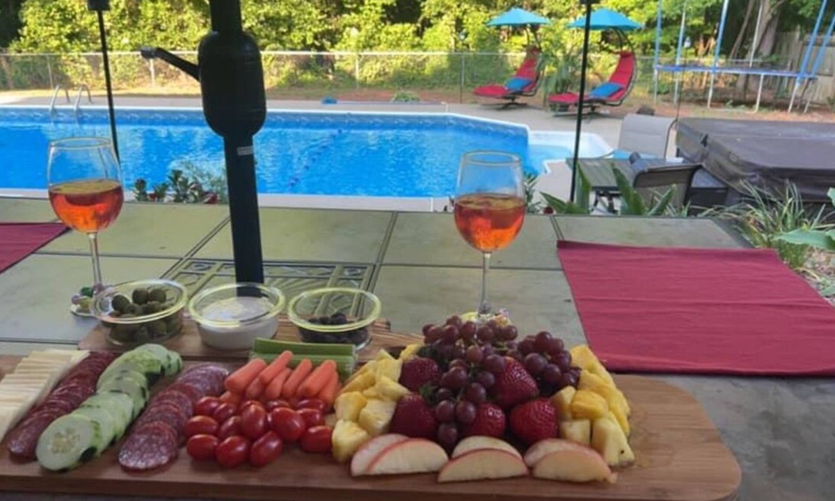 Douglasville Apartment | Cozy 1-bedroom in delightful Douglasville with kitchenette, and pool
