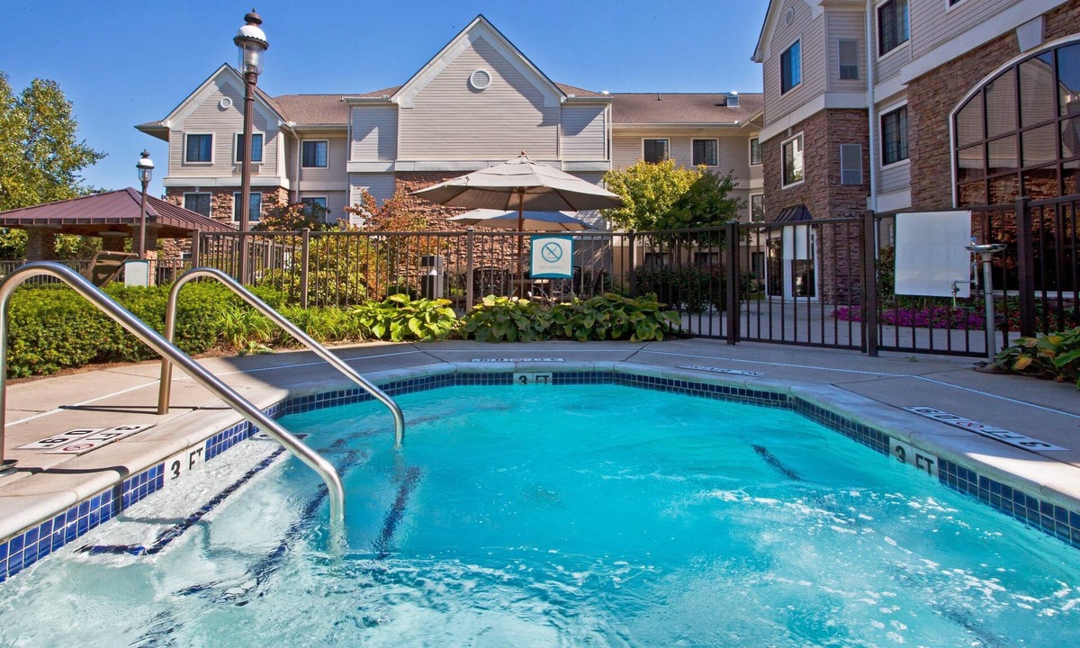 Shelby Township Apartment | Cozy 1BR Suite w/Full Kitchen & Free Breakfast