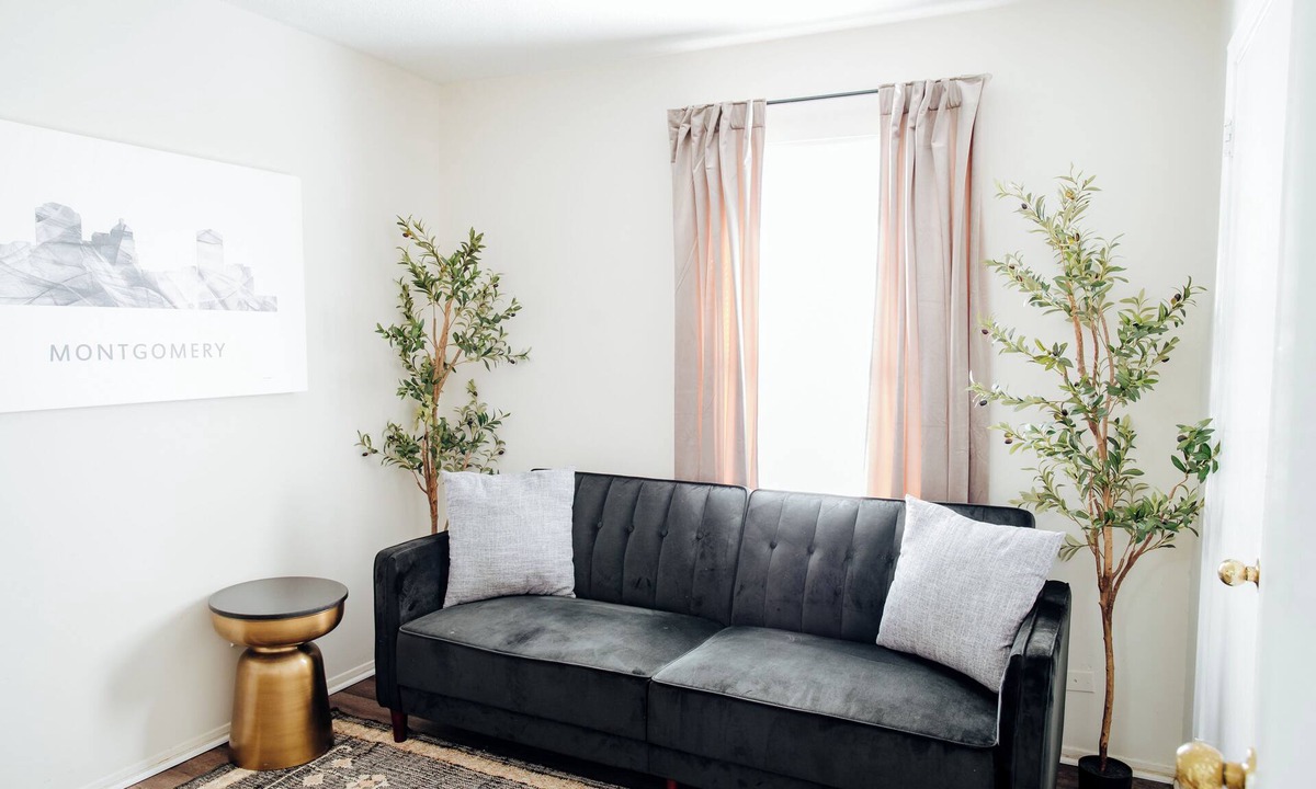 Montgomery House | Cozy 3BR Home | Pets Welcome, Easy Airport Access