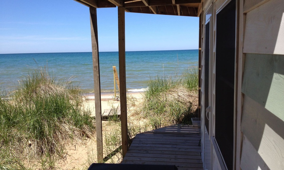 Porter Beach Cottage | Cozy and Charming Beach Getaway on Lovely Lake Michigan