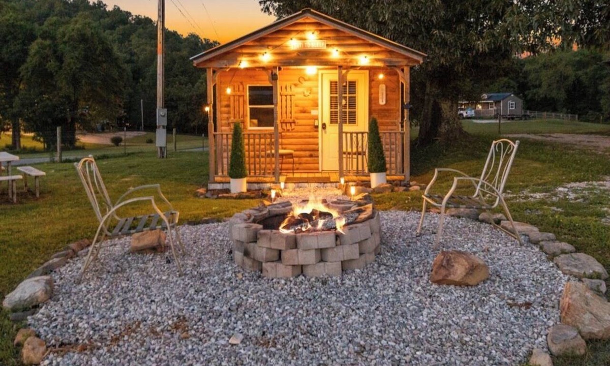 Winona RV Rental | Cozy Cabin - Direct Access to Brimstone Trails - New Private Fire Pit - Hot Tubs