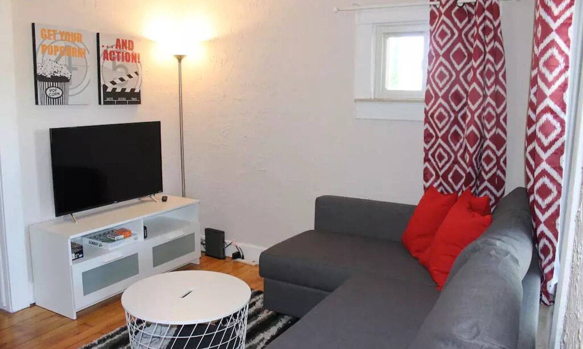 Ferndale House | Cozy Ferndale Bungalow w/fenced yard & fast Wifi