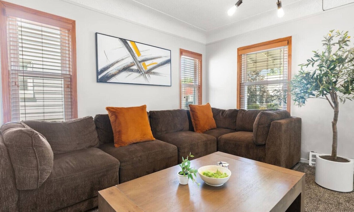 Lincoln Park House | Cozy Home Fenced Yard Pets Welcome Great Location