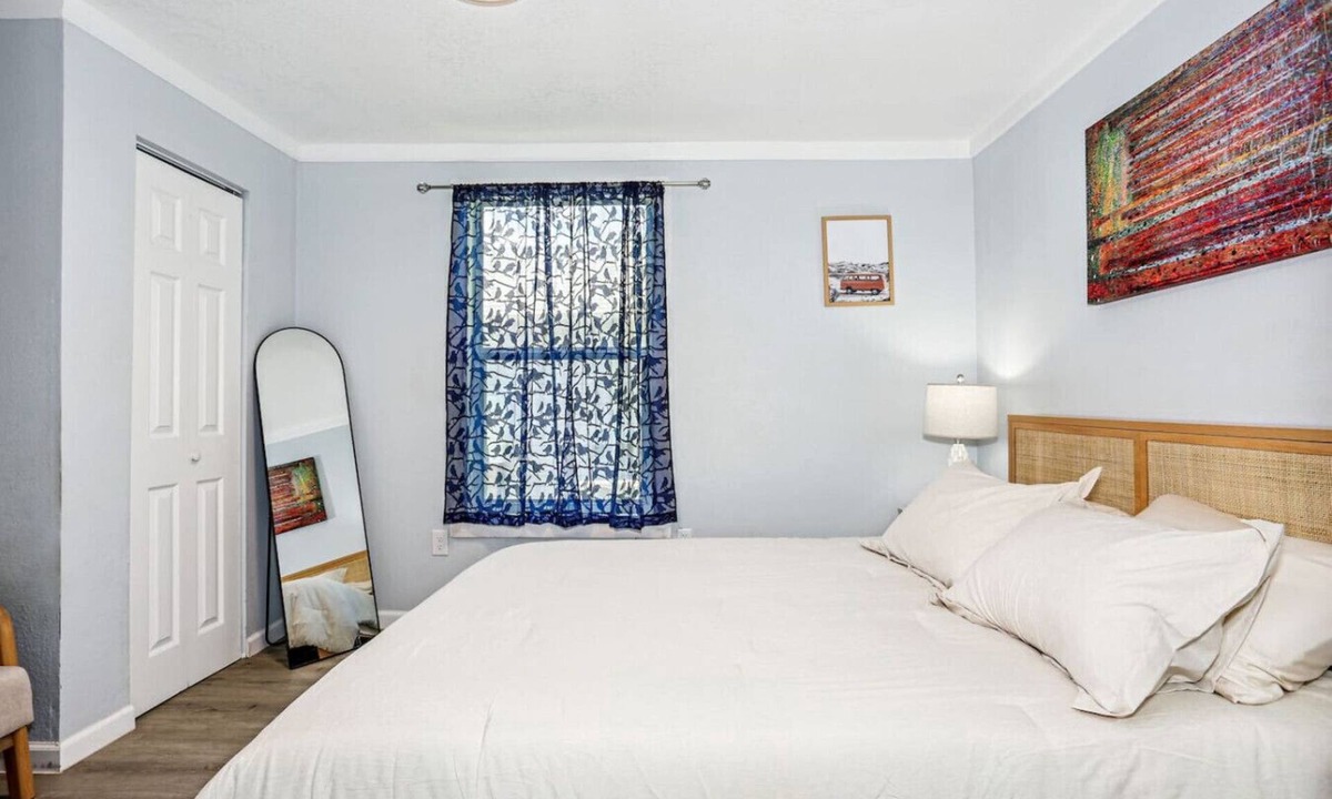 South Pensacola Cottage | Cozy Studio Retreat Near Downtown Pensacola