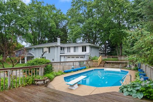 Baroda House | Creekside Lodge w Pool Retreat Billiards & Arcade