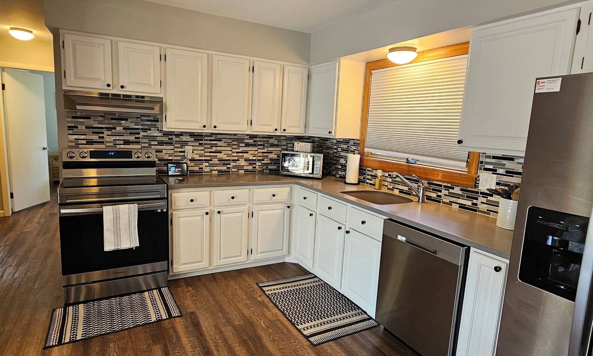 West Branch Cottage | Don't miss this private spot on Fawn Lake! Lakefront cottage sleeps 6