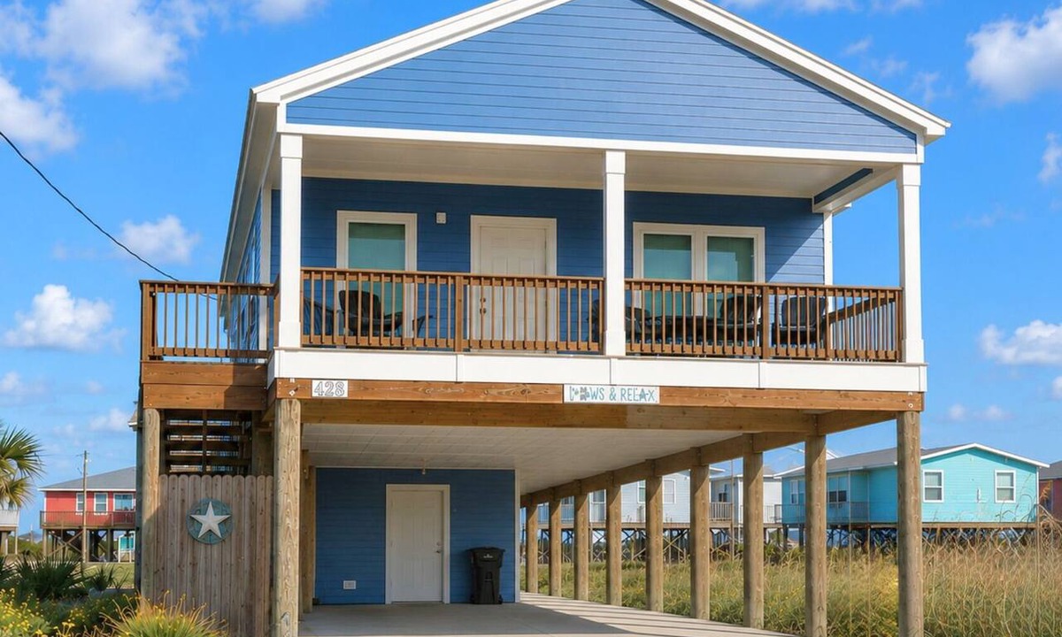 Fort Morgan House | Dual King Suites-Large Deck with Gulf and Bay Views-Updates Galore-Dog Friendly