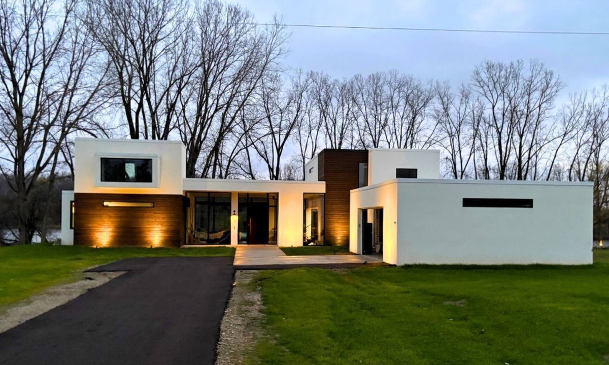 Ann Arbor House | 🍃EcoLux Estate w/La Canche Range & Hot Tub: 7 miles to UM