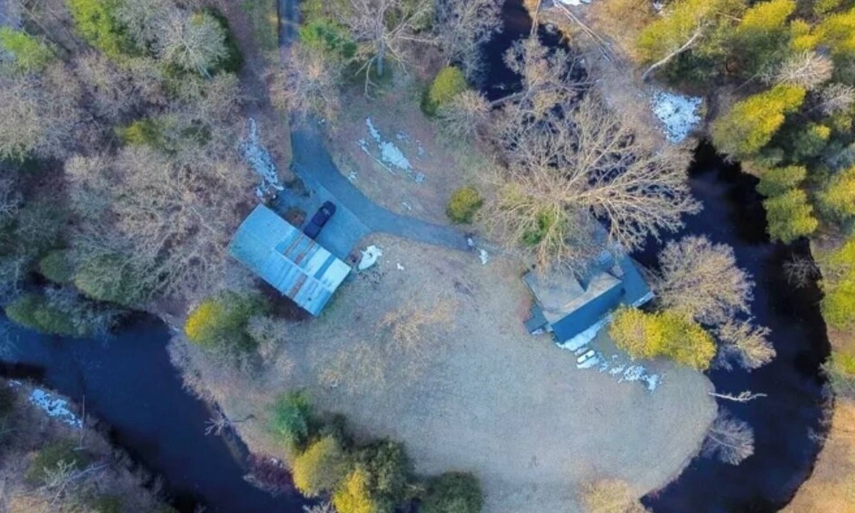 Branch House | Enjoy the awesome outdoor space on the South Branch of the Pere Marquette River!
