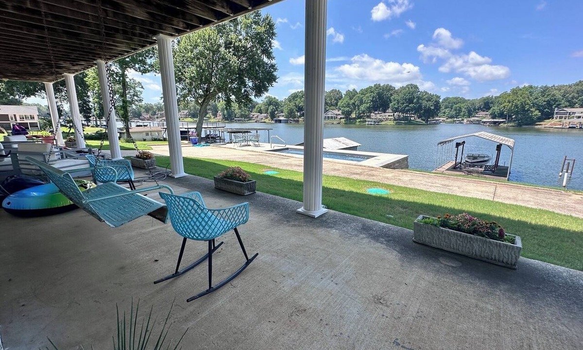 Muscle Shoals Apartment | Enjoyable 1-bedroom apartment on WILSON LAKE in Muscle Shoals
