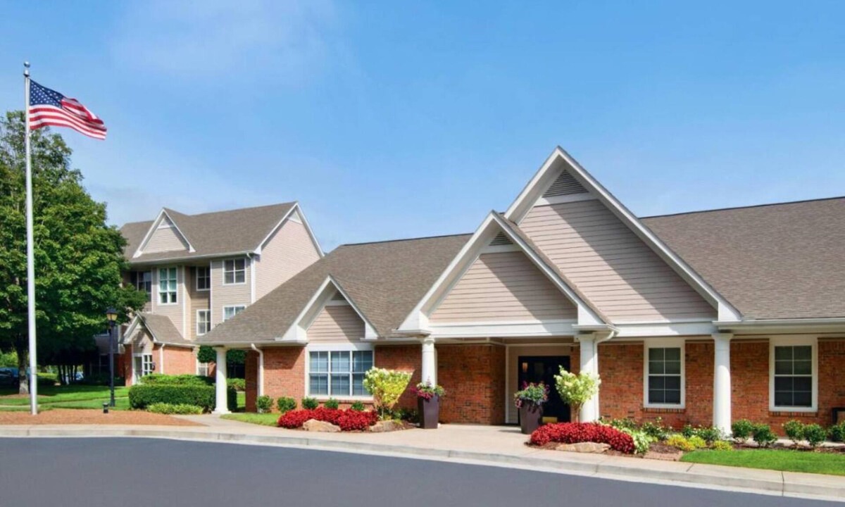 Homewood Apartment | Explore Birmingham's Best! Pet-Friendly, Free Breakfast!