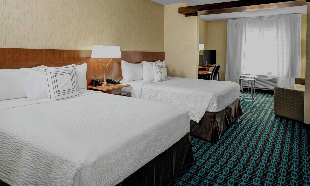 Lansing Hotel | Fairfield Inn & Suites Lansing at Eastwood