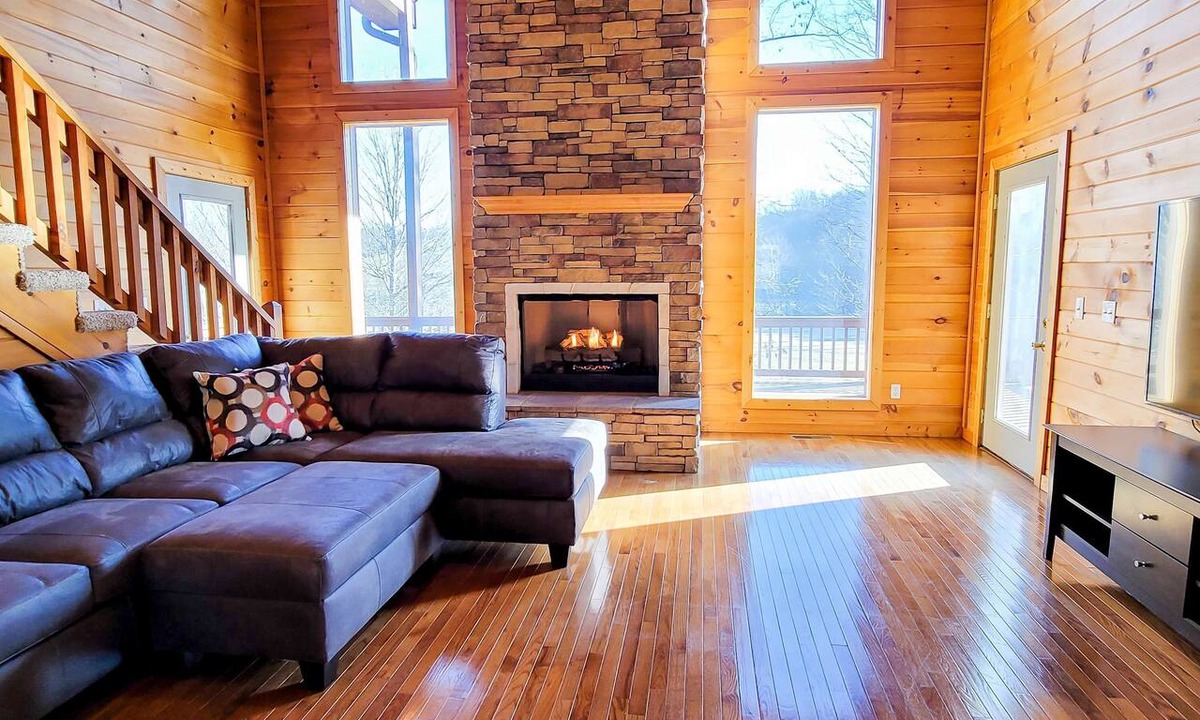 Sevierville Cabin | Family Friendly Smoky Mtn Retreat・Near Dollywood