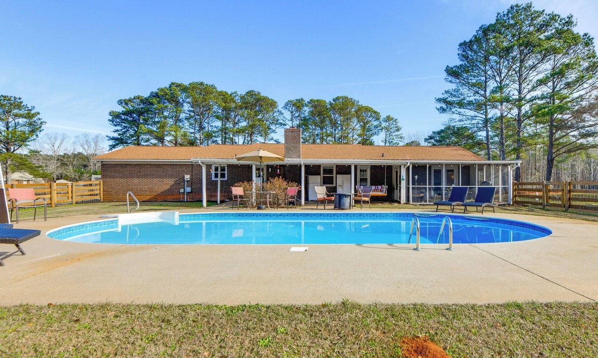 Manchester House | Family Getaway Near Callaway Gardens
