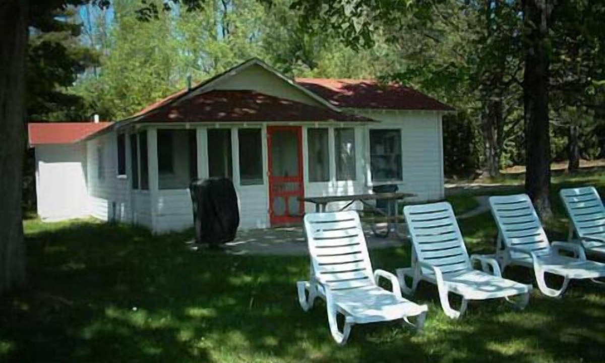 Lake Leelanau Resort | Fountain Point - Cottage 8