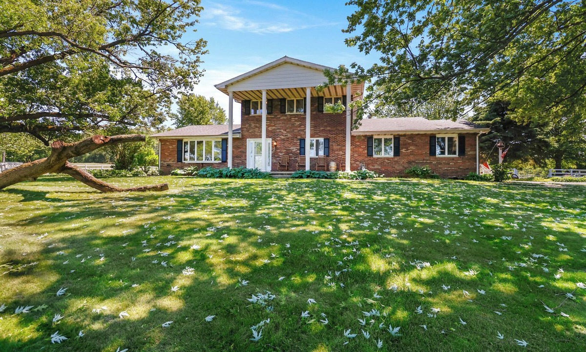 Wheeler House | Fun at the Farm House - Charming 3-bedroom farmhouse in lovely Valparaiso