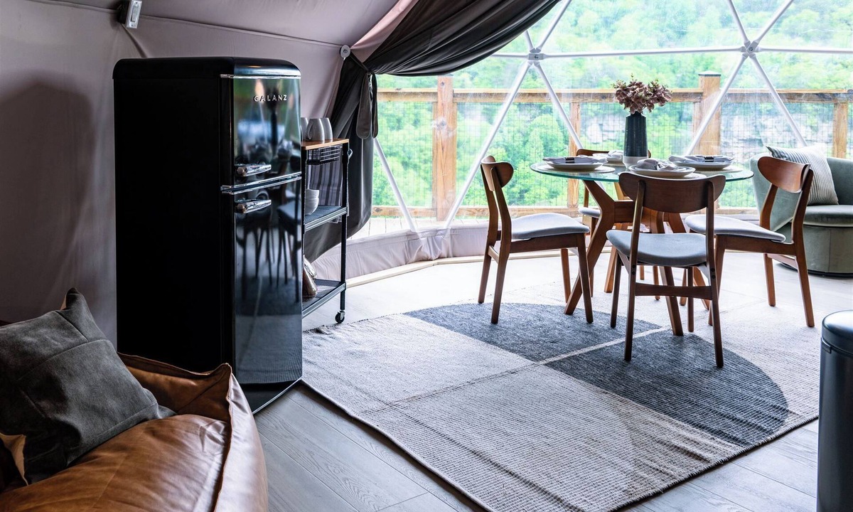 Pikeville Cabin | Geodesic Dome on the Cliff | Private Hot Tub + Canyon Views | Sleeps 4