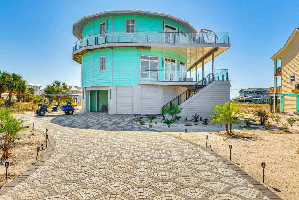 Villa Primera House | Golf Cart + Elevator: Retreat 1 Block to Beach