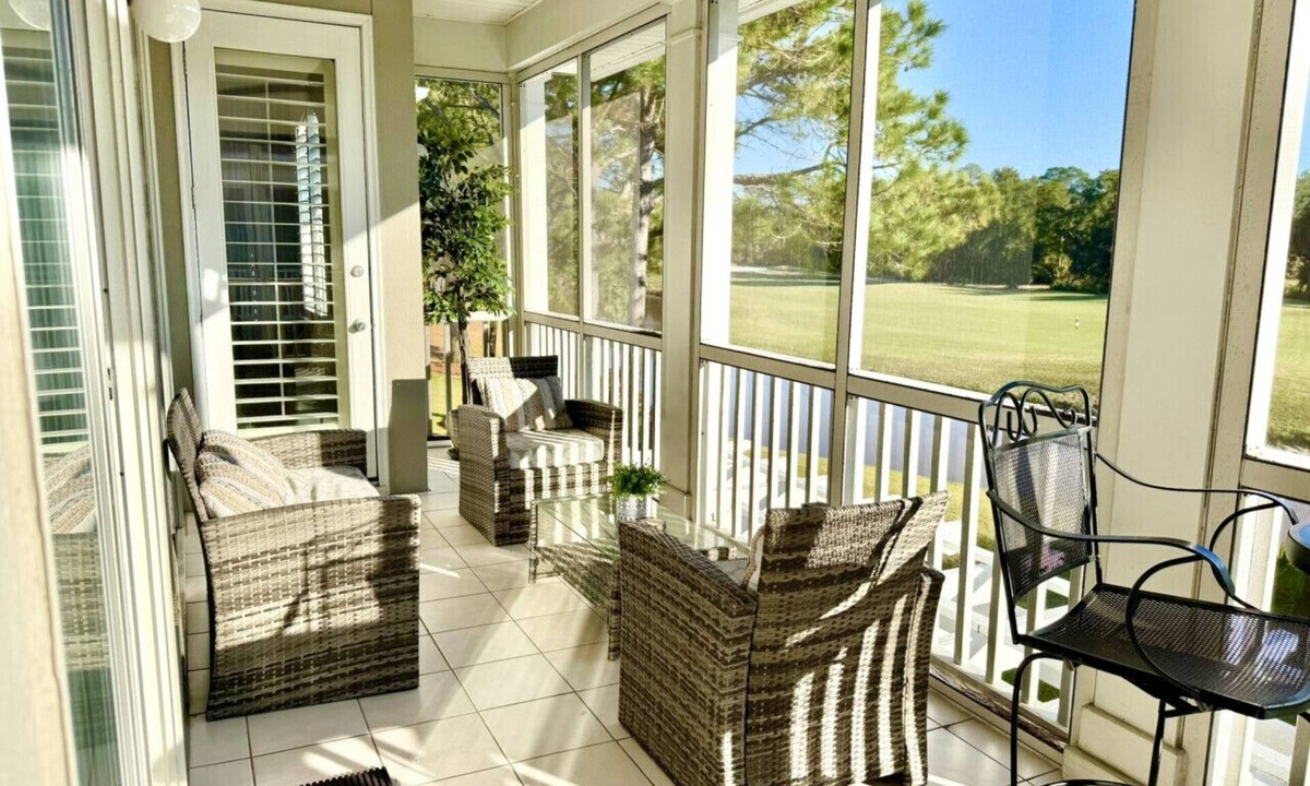 Gulf Shores Villa | Golfers` Paradise. Large Townhouse By 1st Hole In Private Gated Community