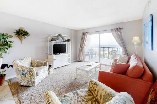 Fort Morgan House | Gulf-Facing Condo w Balcony WiFi Central AC & Resort Pools Hot Tubs Tennis