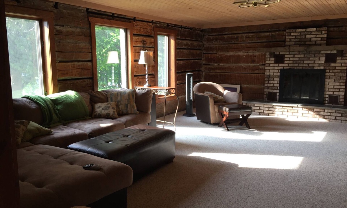 Ludington House | Hamlin Lake Vacation Retreat - 3 Bedroom Home With Lake View, Dock & Access
