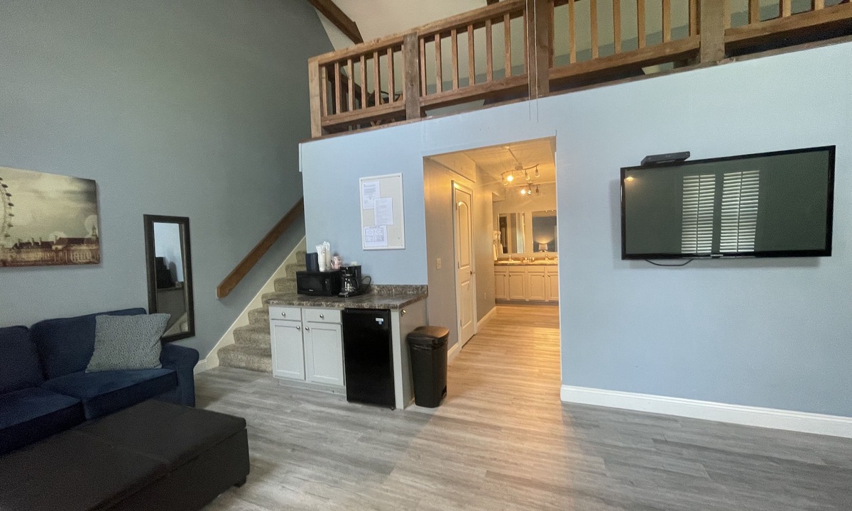Put-in-Bay House | Harbour Square Suites