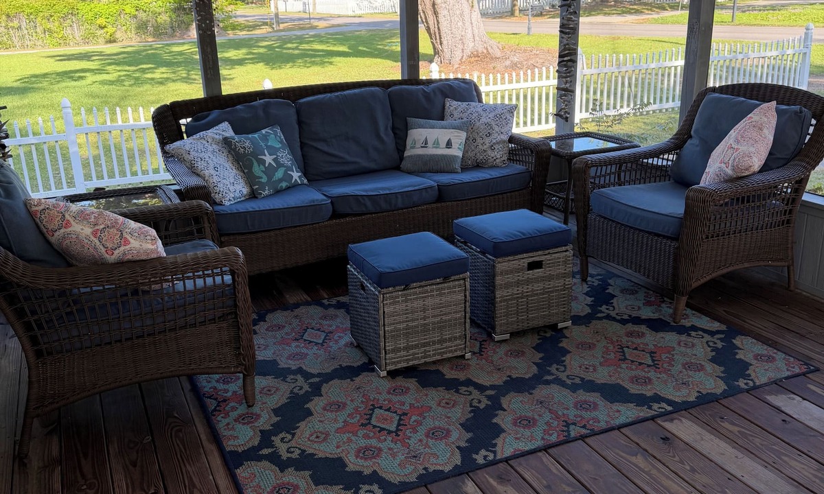 Pass Christian Cottage | Hayden Cottage. Great location and comfortable cottage.