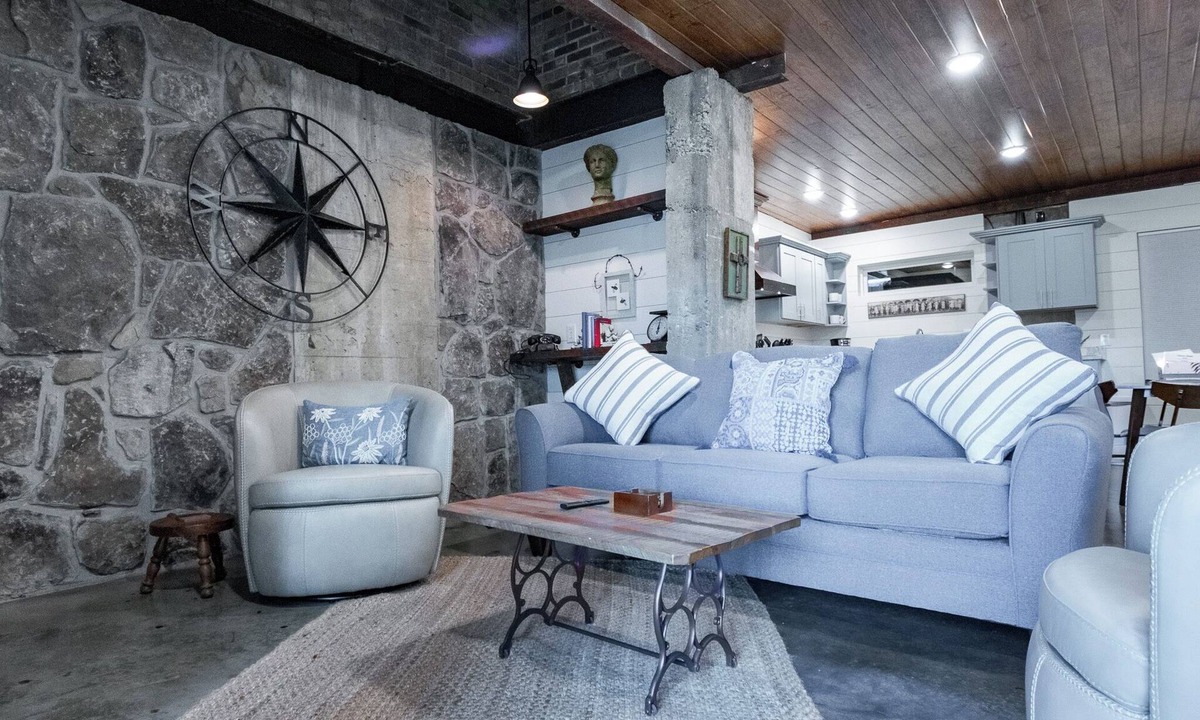 Cullman Condo | Heart of Cullman/Walk to Dining & Shops, 5 Minutes to Omniplex