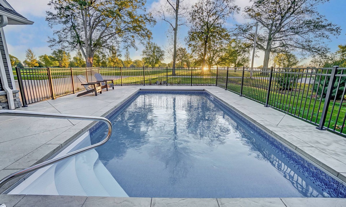 Celina House | Heated Seasonal Pool, Hot Tub, Golf Course Home with Putting Green, Dogs Welcome