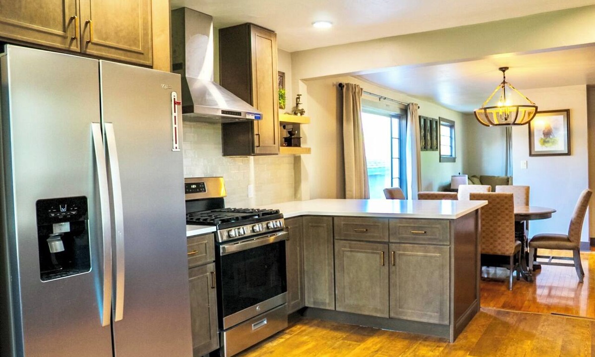 Laurium House | Historic 4 BR Copper Mine House/Sauna/Near Trails & Downtown Calumet
