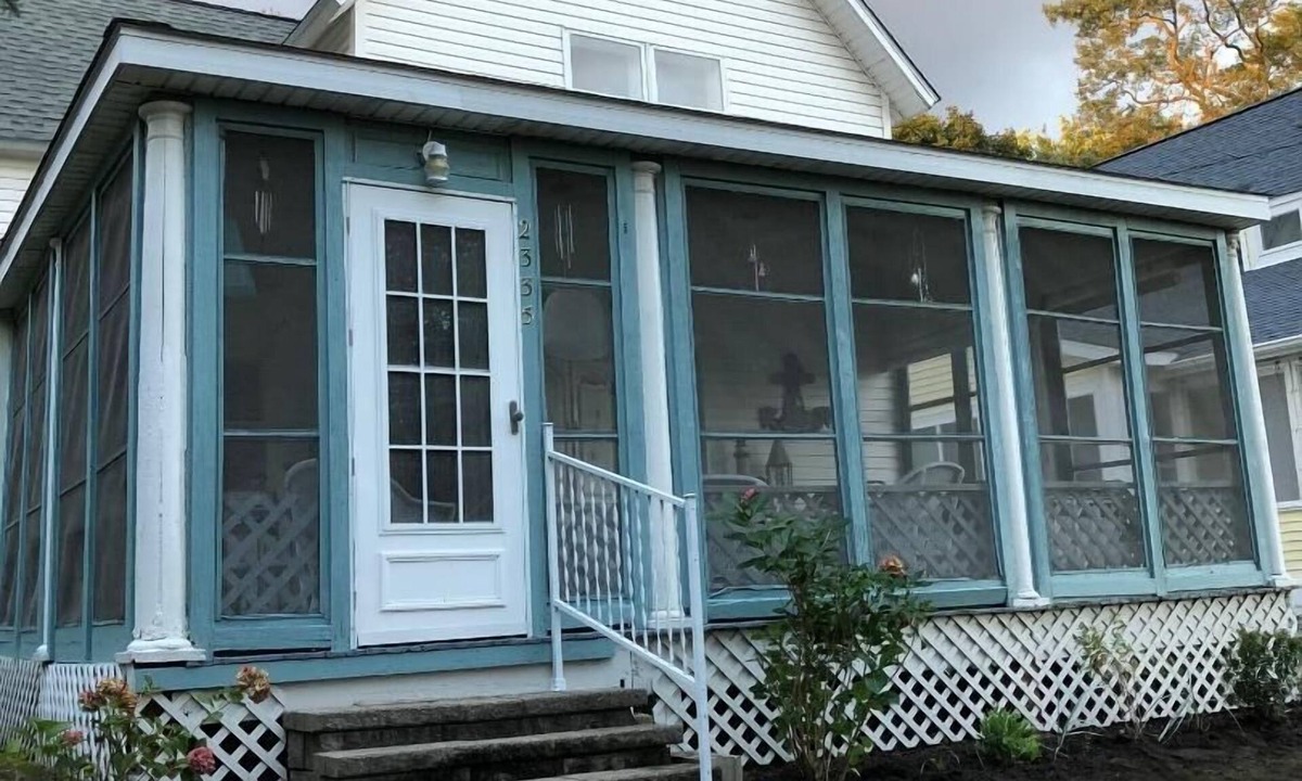 Ottawa Beach Cottage | Historic Cottage by Holland State Park and Lake Michigan Beach.