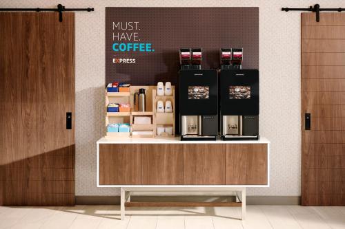 Gunter Afs Hotel | Holiday Inn Express Hotel & Suites Montgomery Boyd-Cooper Parkway by IHG