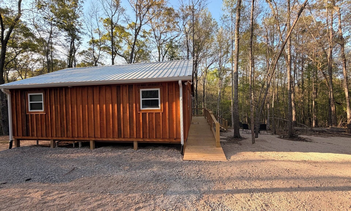 Ramer Cabin | Hot Tub Cabin Retreat Near Montgomery & Troy, AL