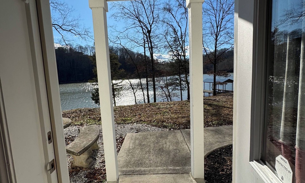 Harriman House | House with rental basement with private entrance in Harriman, Tennessee
