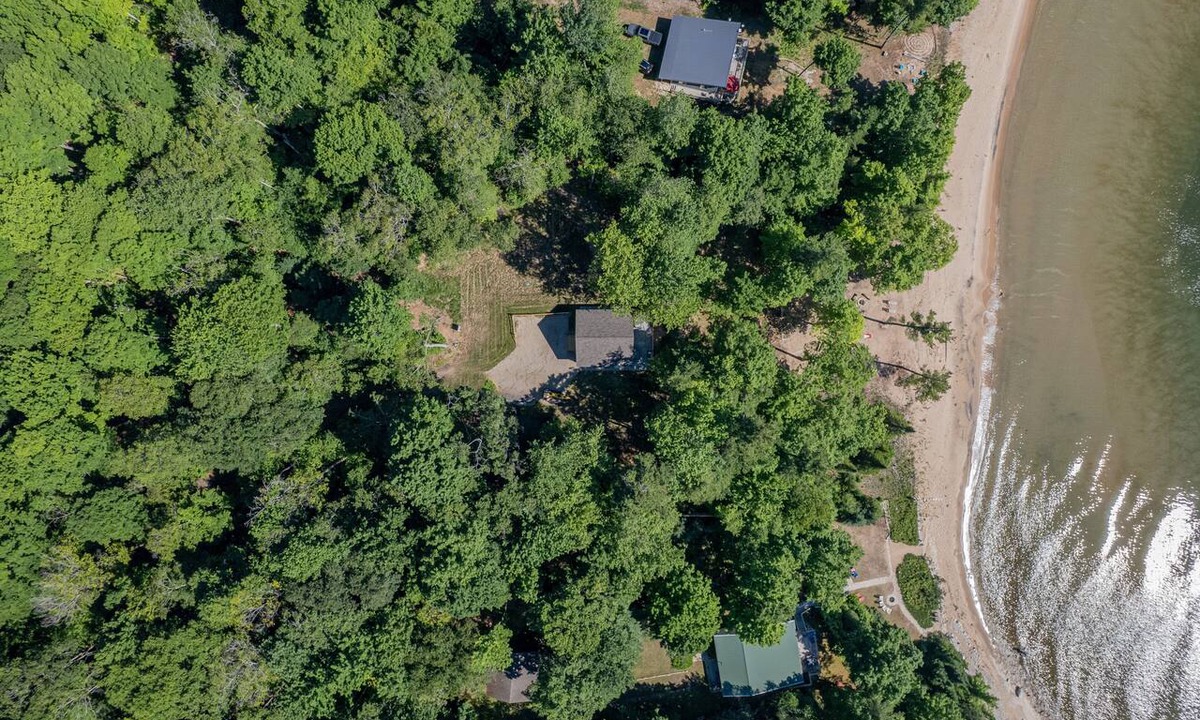 Manistique House | Huckleberry: Sleeps 4: Directly on Lake Michigan!