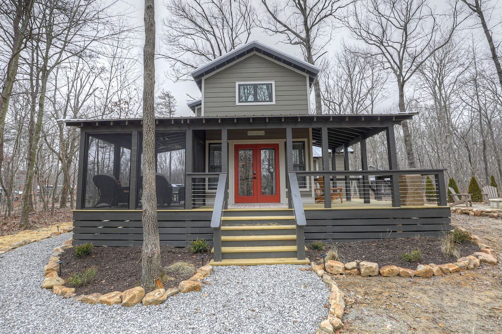 Monteagle Cabin | Incredible Cabin with Fire Pit and Great Vistas in Monteagle, Tennessee