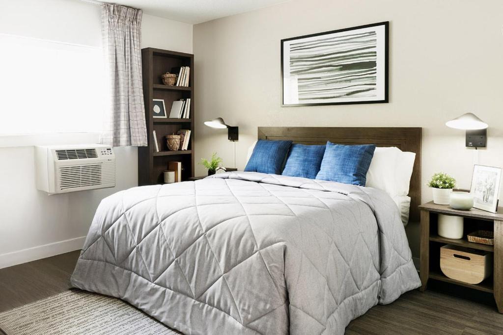 Sand Ridge Hotel | InTown Suites Extended Stay Birmingham AL - Homewood