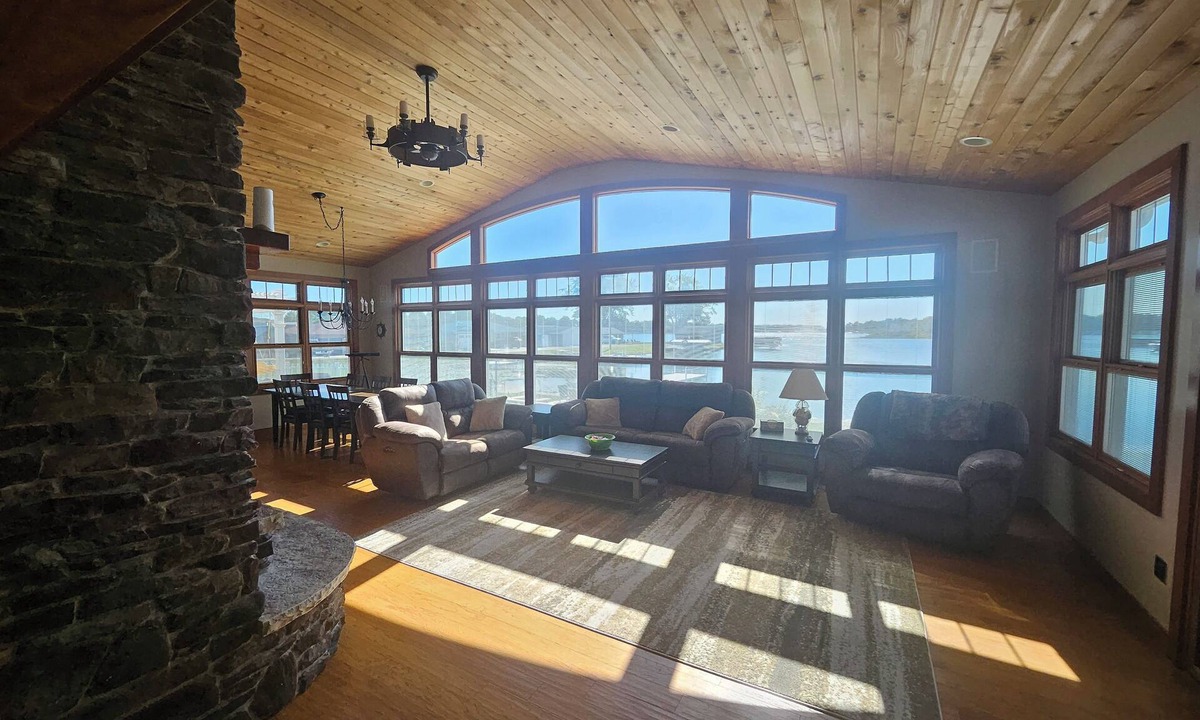 Warsaw House | Irish Lakefront, Hot Tub! Pets, dock, fishing, kayaks, ice fishing, hunting!