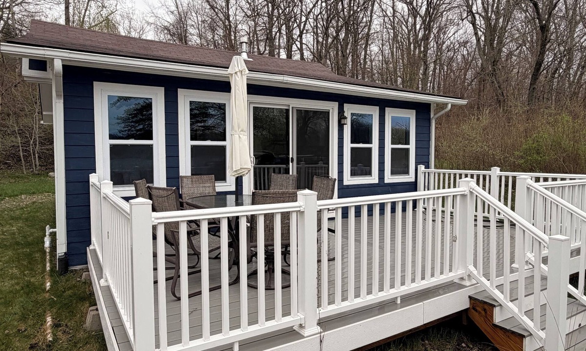 Allenton Cottage | Kal’s Cabin: Adorable 2 bedroom cottage in Dryden on an all sports lake